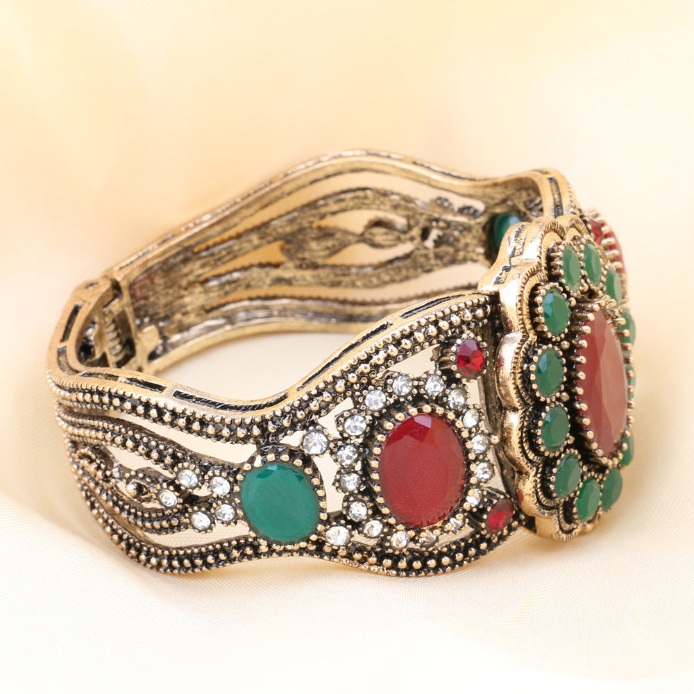 The Timeless Charm of Turkish Style Bracelets: Traditional Motifs in Modern Jewelry