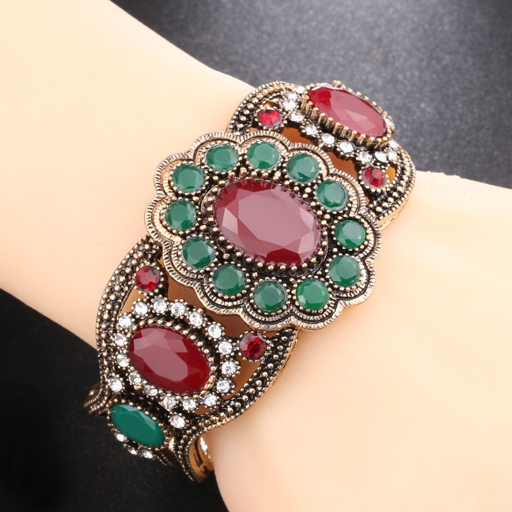 The Timeless Charm of Turkish Style Bracelets: Traditional Motifs in Modern Jewelry