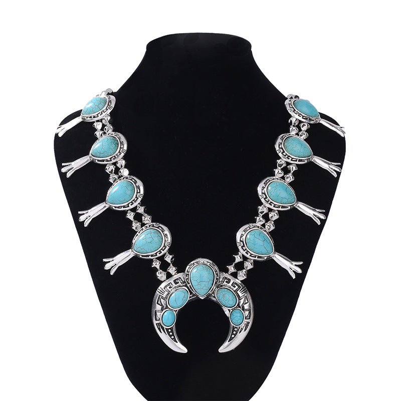 Turquoise Horn Exaggerated Versatile Necklace